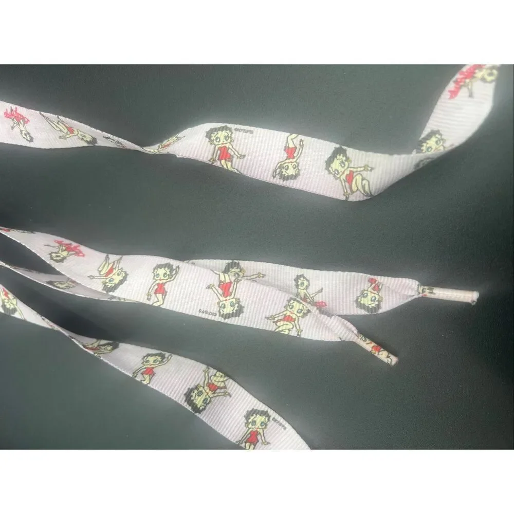 Betty boop small plate and shoe lace